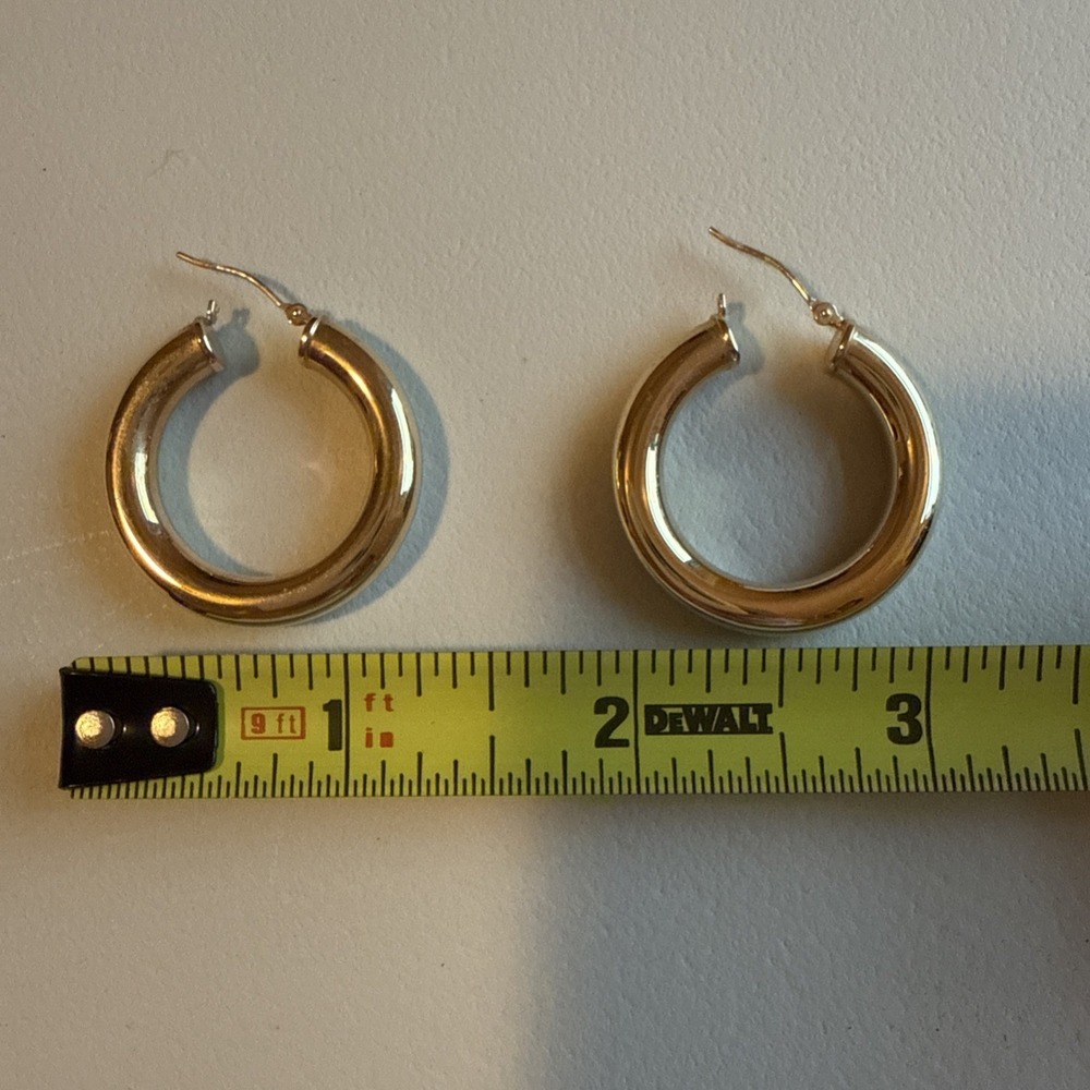 14k Polished Round Hoop Earrings 1 Inch Diameter 3 Grams Classic Old Money - Picture 6 of 10